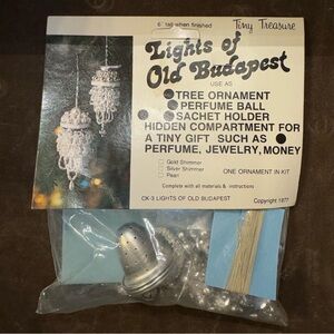 NEW 1977 Tiny Treasure Lights of Old Budapest hidden compartment ornament DIY